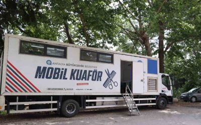 Antalya’da mobil kuaför tırı yaylalarda hizmet veriyor
