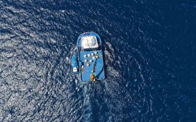 Antalya’da 50 yapay resif denize indirildi
