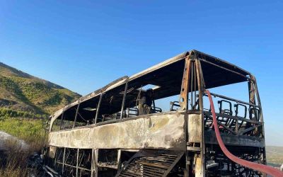 Antalya’da yanan yolcu otobüsü hurdaya döndü
