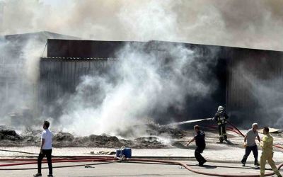 Gazipaşa’da inşaat malzemeleri deposundaki yangın kontrol altına alındı
