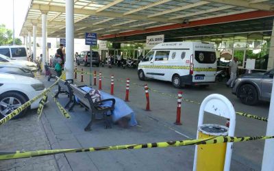 Hastane çevresinde yaşayan evsiz şahsın bankta cansız bedeni bulundu
