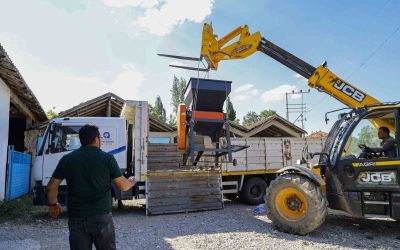 Büyükşehir’den üreticiye yem ezme makinesi desteği
