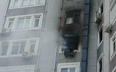 Apartmanda yangın paniği: 5 kişi dumandan etkilendi
