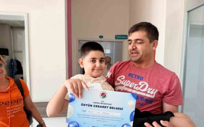 Kepez’de sünnet olan çocuklara ’Üstün Cesaret Belgesi’
