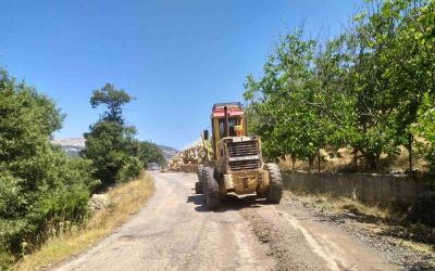 Alanya’nın kırsal yollarında yoğun mesai
