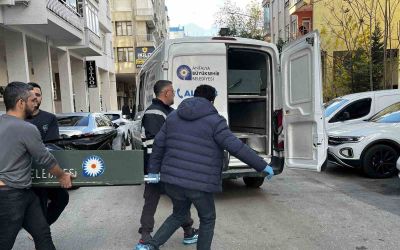 Antalya’da yaşlı kadının sır ölümünde kızı ve erkek arkadaşı hakim karşısında: 804 bin TL değerindeki altın detayı

