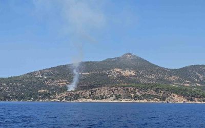 Kaş’ta makilik alanda çıkan yangın söndürüldü
