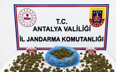 Alanya’da uyuşturucu operasyonunda 745 gram esrar ele geçirildi
