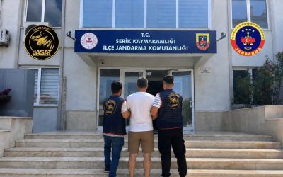 Antalya’da JASAT son 1 ayda bin 331 aranan kişiyi yakaladı
