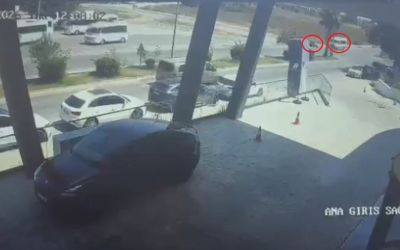 Tur minibüsü ile motosiklet çarpıştı: 1 yaralı
