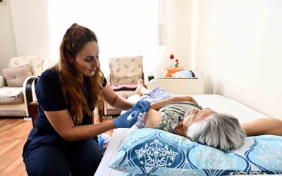 Muratpaşa Belediyesinden 16 bin 200 hastaya evde bakım hizmeti
