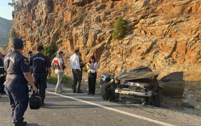 Antalya’da otomobil takla attı: 1 ölü, 2 yaralı
