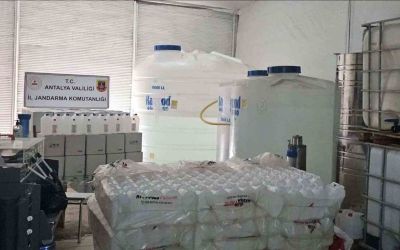Kolonya imalatı adı altında sahte içki üretilen iş yerine operasyon
