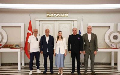 Büşra Özdemir, Alanyaspor yönetimini ağırladı
