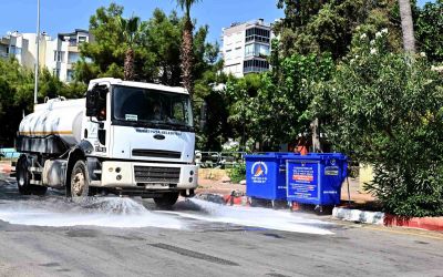 Muratpaşa’da çöp konteynerlerinde hijyen mesaisi
