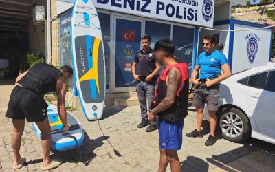 SUP ile denize açıldılar, kürekleri kırılınca kilometrelerce sürüklendiler
