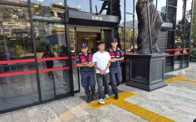 Alanya’da polise silah doğrultan şüpheli tutuklandı
