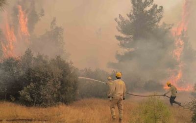Antalya Aksu orman yangınında 254 hane boşaltıldı, 720 kişi tahliye edildi
