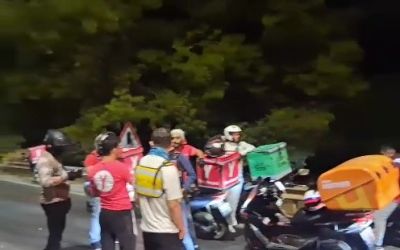 Antalya’da Motokuryeler yangın bölgesine yardım taşımak için seferber oldu
