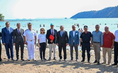 Antalya’da deniz bariyerleri ve çöp kaparlar hayata geçiriliyor
