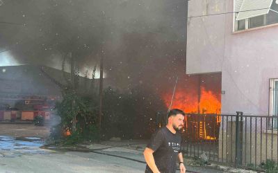 Antalya’da ev ve depo yangını
