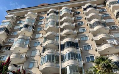 Alanya’da daireden gelen duman ekipleri alarma geçirdi
