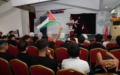 Yıkıntılar arasında bir eğitim mücadelesi: Gazzeli öğrenciler yaşadıklarını anlattı
