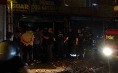 Antalya’da iki iş yerinde yangın: Alevler üst kattaki eve de zarar verdi
