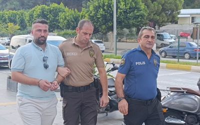 Cinayetten aranan şahıs ölen kişiye ait ehliyetle otel servis şoförlüğü yaparken yakalandı
