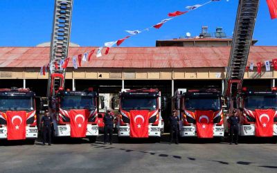 Antalya İtfaiyesi araç filosunu güçlendirdi: 24 yeni itfaiye aracı sahada
