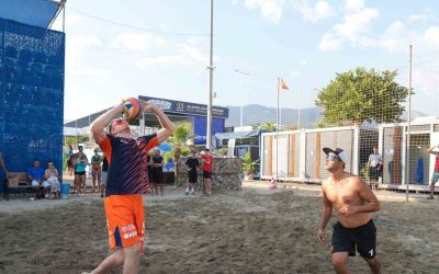Ünlü plaj voleybolcuları, Alanya’nın spor turizmi elçileri oldu
