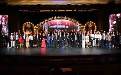 Akdeniz Tiyatro Ödülleri sahiplerini buldu
