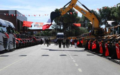 Antalya Büyükşehir Belediyesi filosuna 89 yeni araç
