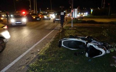 Manavgat’ta otomobil ile motosiklet çarpıştı: 2 yaralı

