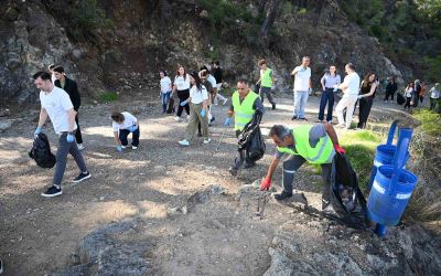 Kemer’de çevre temizliği etkinliği
