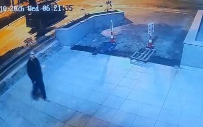 Son kez otomobili park edip ayakkabısız halde yürürken görüntülendi, 4 gündür haber alınamıyor
