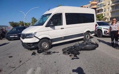 Alanya’da motosiklet ile minibüs çarpıştı: Üniversite öğrencisi genç kız hayatını kaybetti
