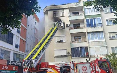 Antalya’da apartman yangını
