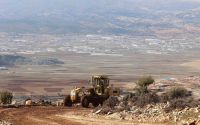 Müren yayla yolunda dev kayalar parçalanarak yol genişletiliyor
