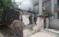 Antalya’da metruk binada korkutan yangın

