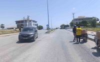 Motosikletiyle hafif ticari araca çarptı: 1 yaralı
