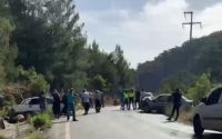 Alanya’da iki otomobil çarpıştı: 3 yaralı
