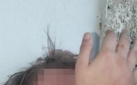 Genç kızı darp edip özür dilettiler, o anları sosyal medyada paylaştılar
