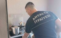 Ocakta unutulan düdüklü tencerenin dumanları itfaiyeyi alarma geçirdi
