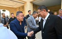 Başkan Muhittin Böcek protokol ve vatandaşlarla bayramlaştı
