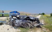 Antalya-Denizli karayolunda kontrolden çıkan otomobil şarampole düştü,3 yaralı
