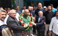 Kırkpınar Başpehlivanı Orhan Okulu baba ocağında coşku ile karşılandı
