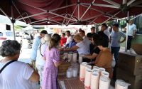Kemer Belediyesi’nden aşure ikramı
