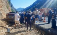 Antalya’da otomobil çekici ile çarpıştı: 5 yaralı
