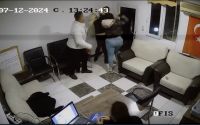 Annenin tekme tokat dövdüğü taciz şüphelisine ilk duruşmada 10 yıl hapis
